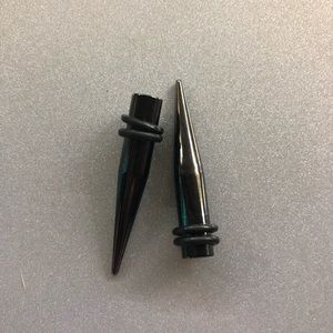 2g/6mm Black Metal tapers.